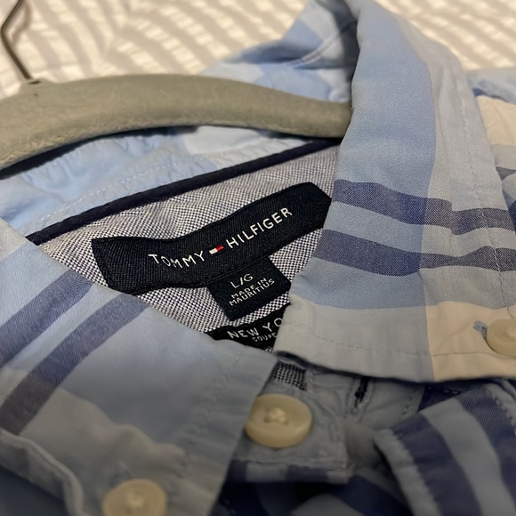 Tommy Hilfiger dress shirt - Picture 3 of 3